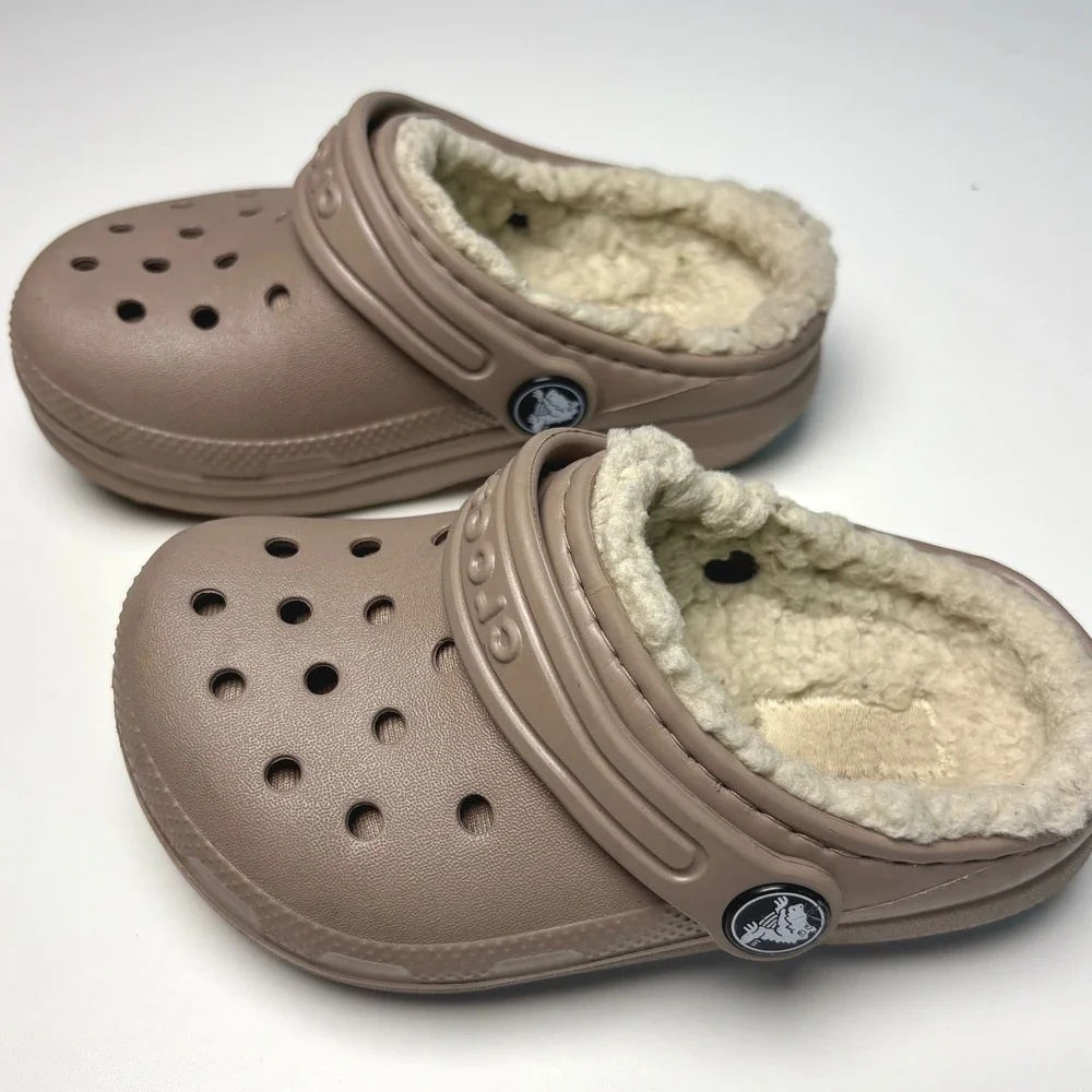 Crocs Kids C8 Clogs Khaki Tan Classic Fuzz-Lined Lined Mules Shoes Comfort